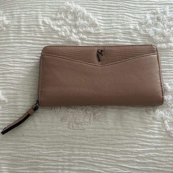 Nude pink wristlist - Picture 1 of 5